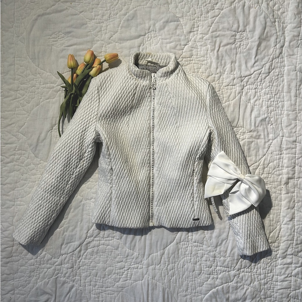 Metropolis Legacy White Jacket 🤍